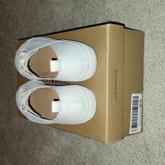 Lucky Dansbey Sneakers - Picture 13 of 16